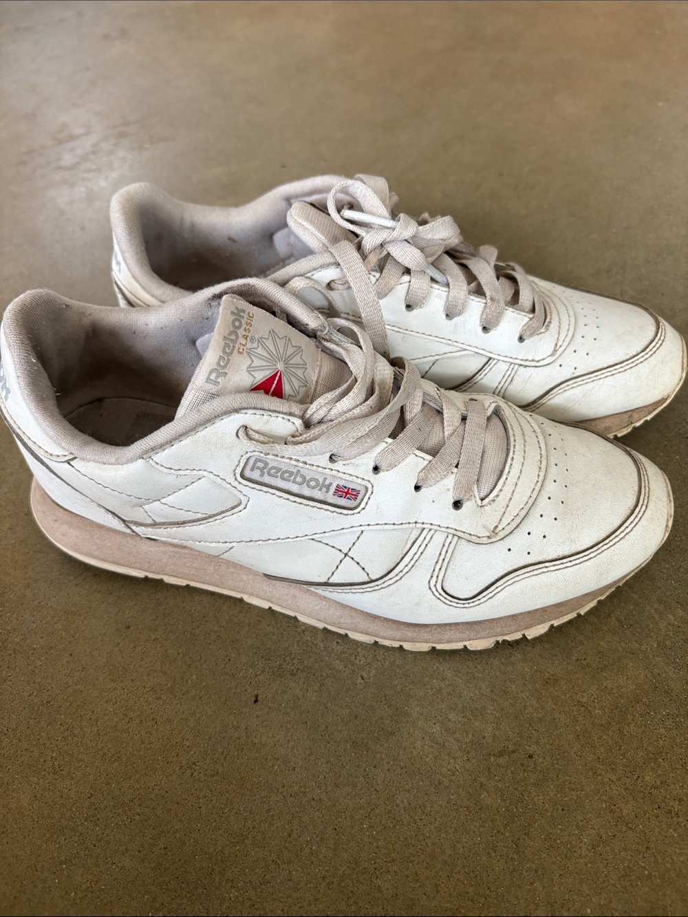 Women's Reebok classics- 5.5